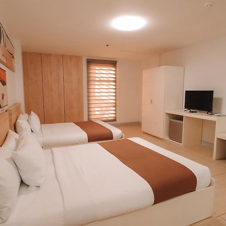Rosey Hotel Cabanatuan City Экстерьер фото