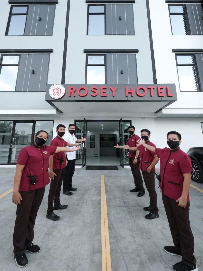 Rosey Hotel Cabanatuan City Экстерьер фото