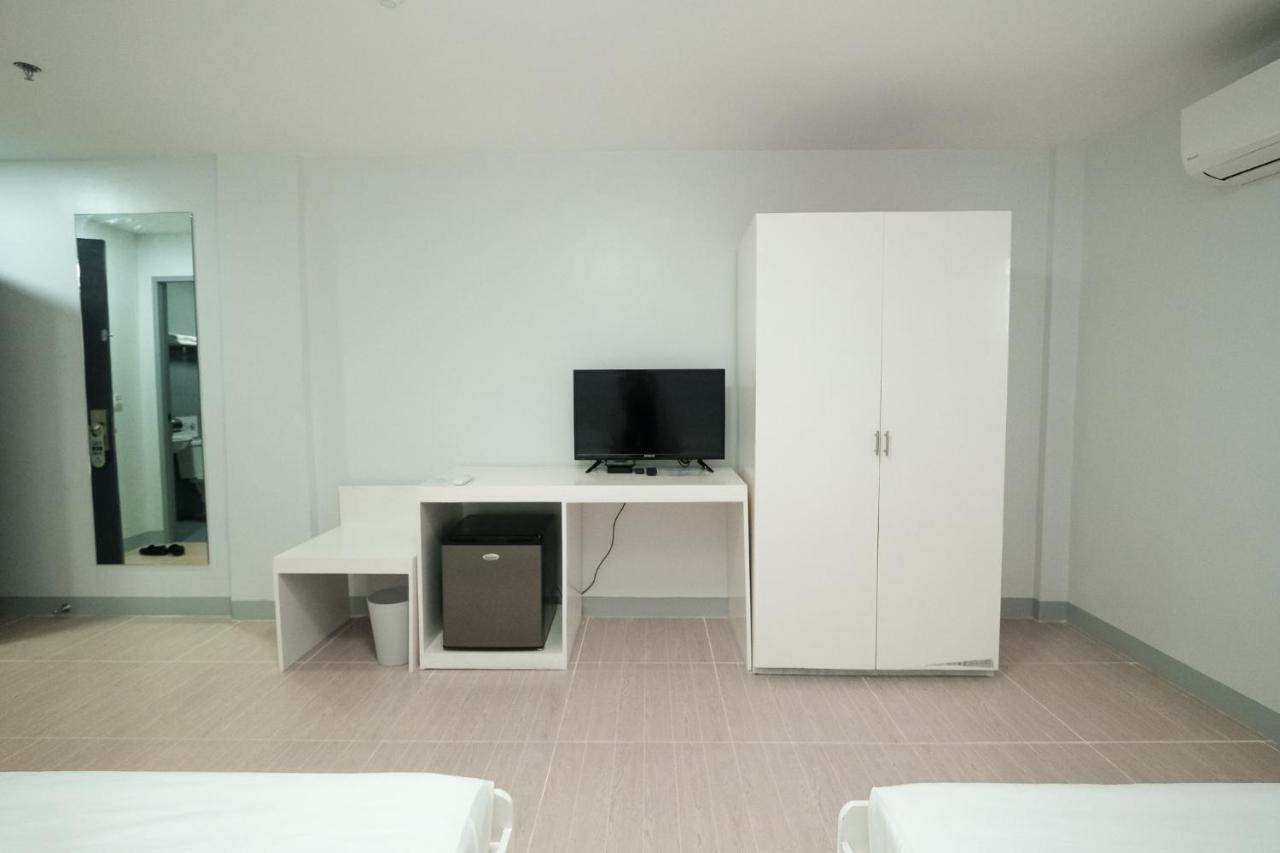 Rosey Hotel Cabanatuan City Экстерьер фото