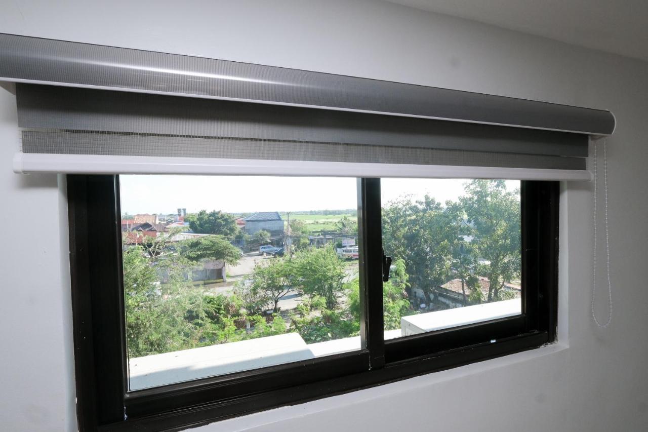 Rosey Hotel Cabanatuan City Экстерьер фото