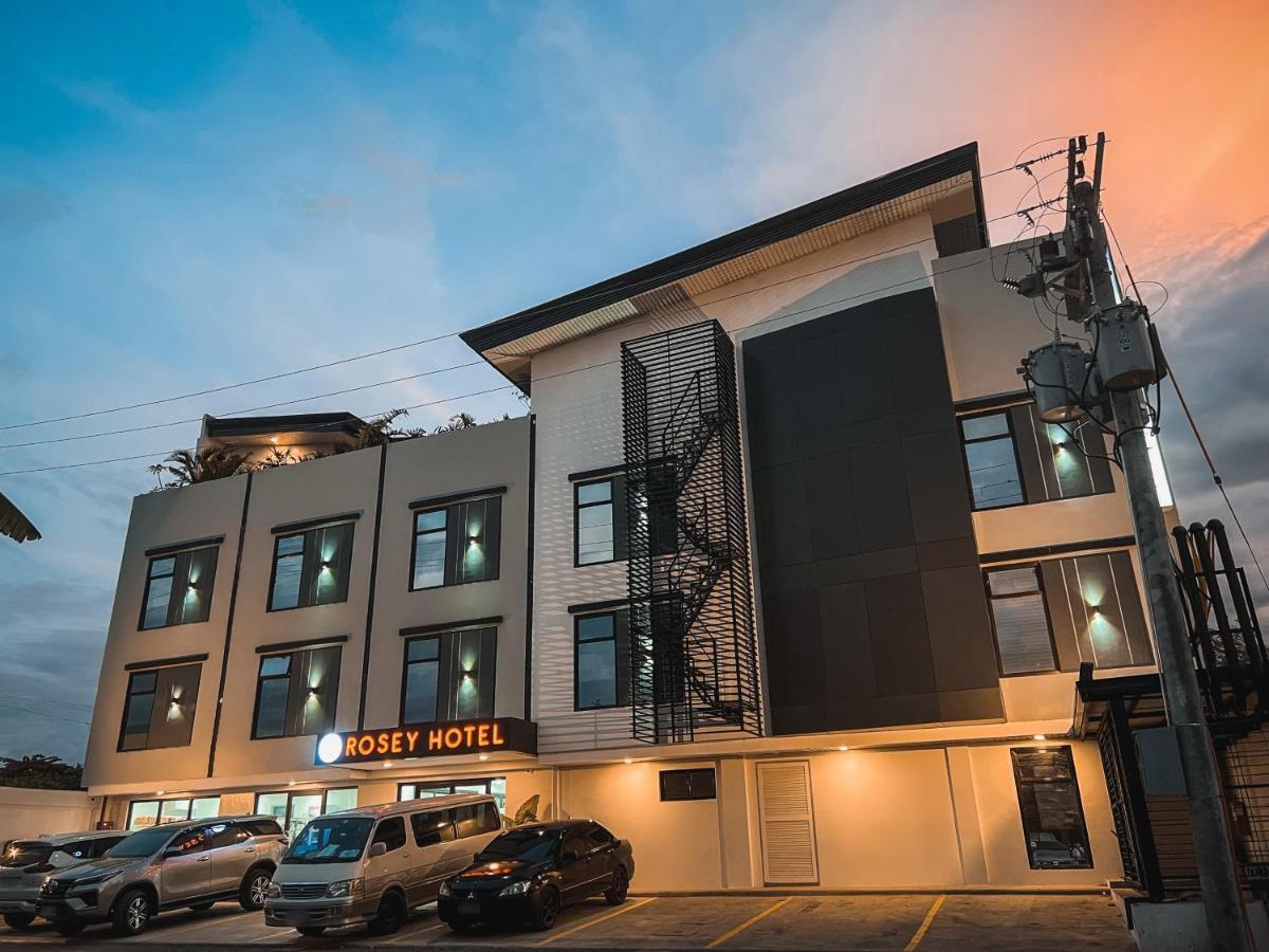 Rosey Hotel Cabanatuan City Экстерьер фото