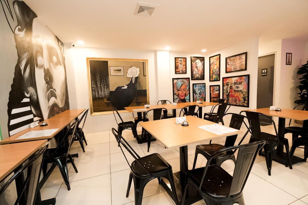 Rosey Hotel Cabanatuan City Экстерьер фото