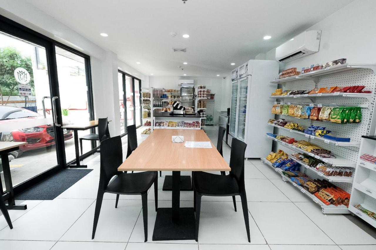 Rosey Hotel Cabanatuan City Экстерьер фото
