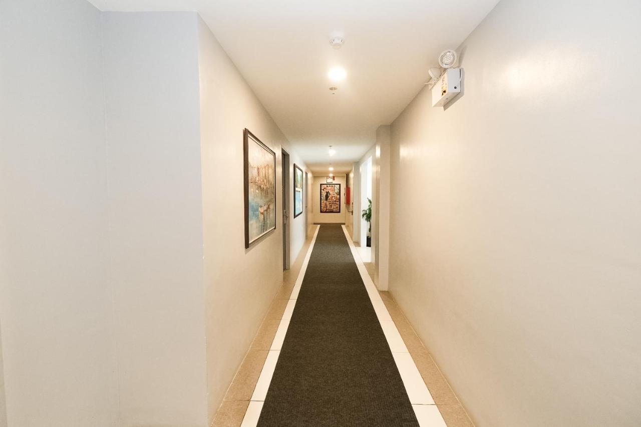 Rosey Hotel Cabanatuan City Экстерьер фото
