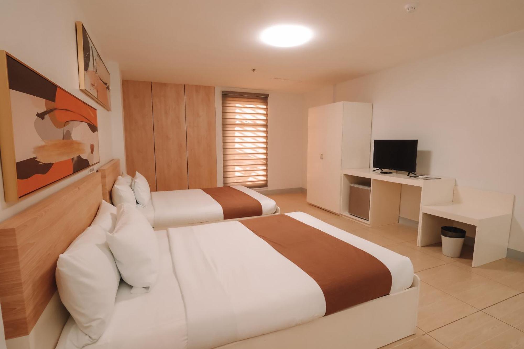 Rosey Hotel Cabanatuan City Экстерьер фото