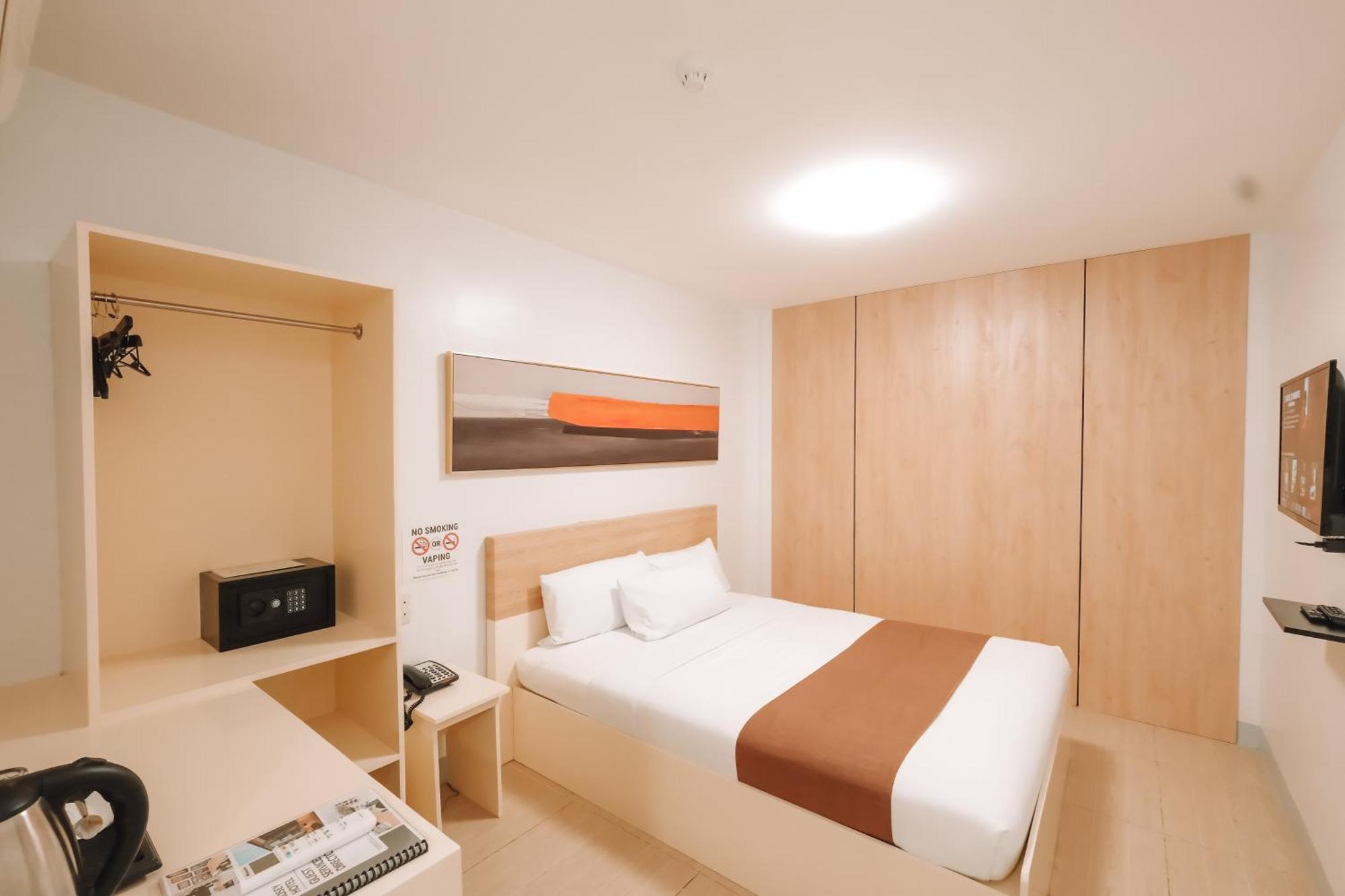 Rosey Hotel Cabanatuan City Экстерьер фото