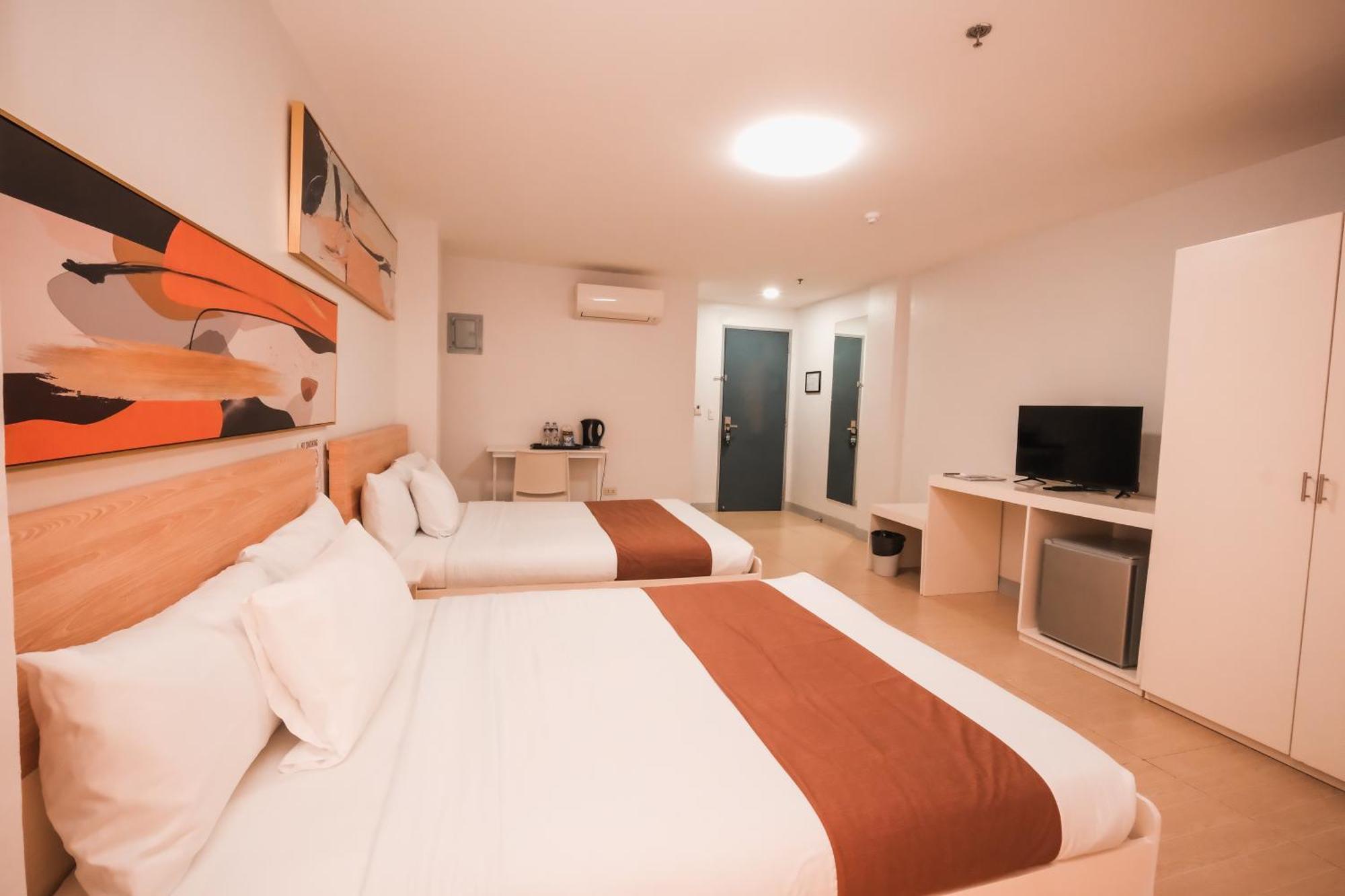 Rosey Hotel Cabanatuan City Экстерьер фото